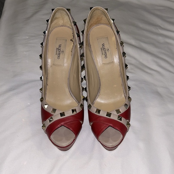 Valentino Red/Beige Leather Rockstud Crisscross Peep Toe Platform Pumps - Picture 2 of 16